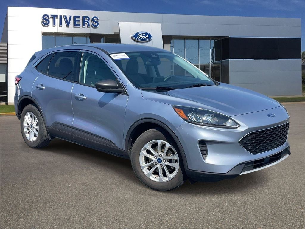 2022 Ford Escape SE in Blue Silver Metallic — front three-quarter view