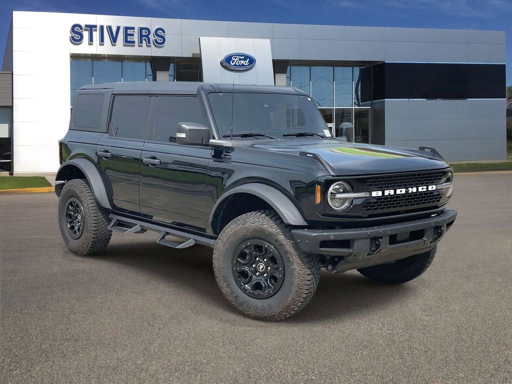 2024 Ford Bronco Wildtrak in Shadow Black — front three-quarter view