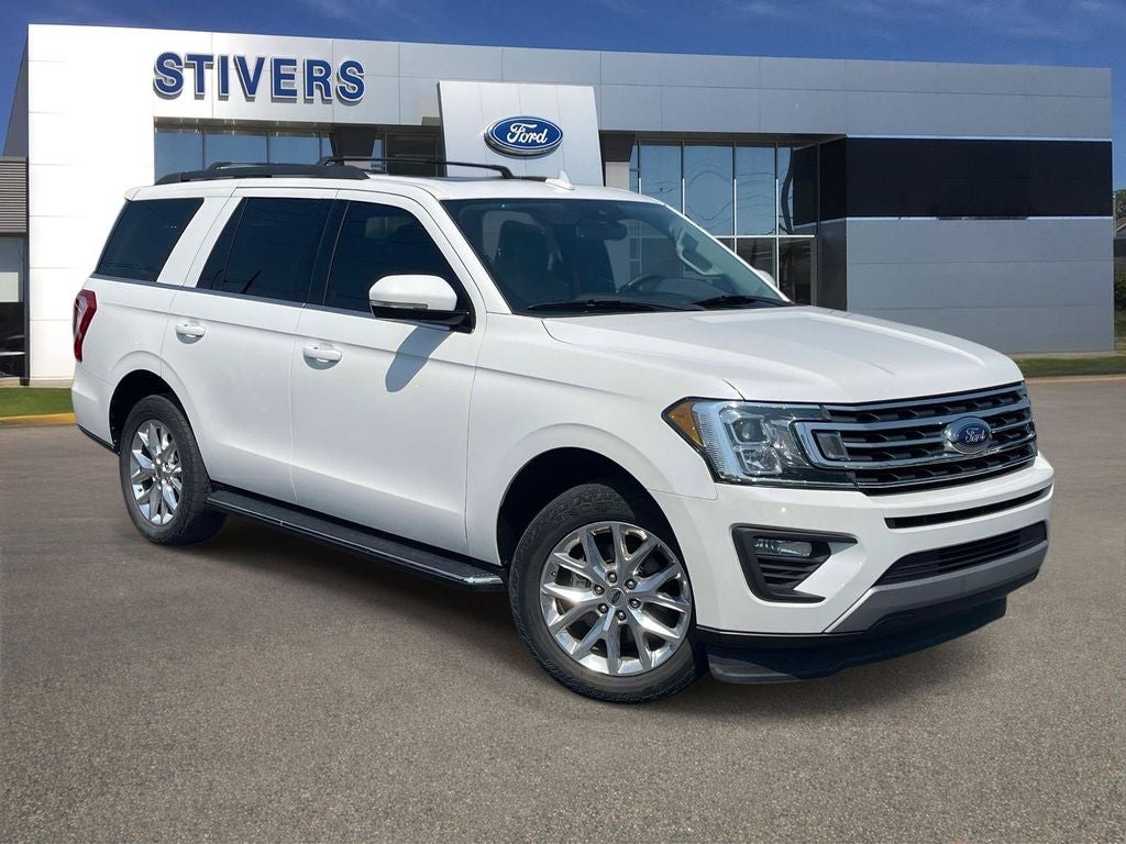 2020 Ford Expedition XLT in White Metallic — front three-quarter view
