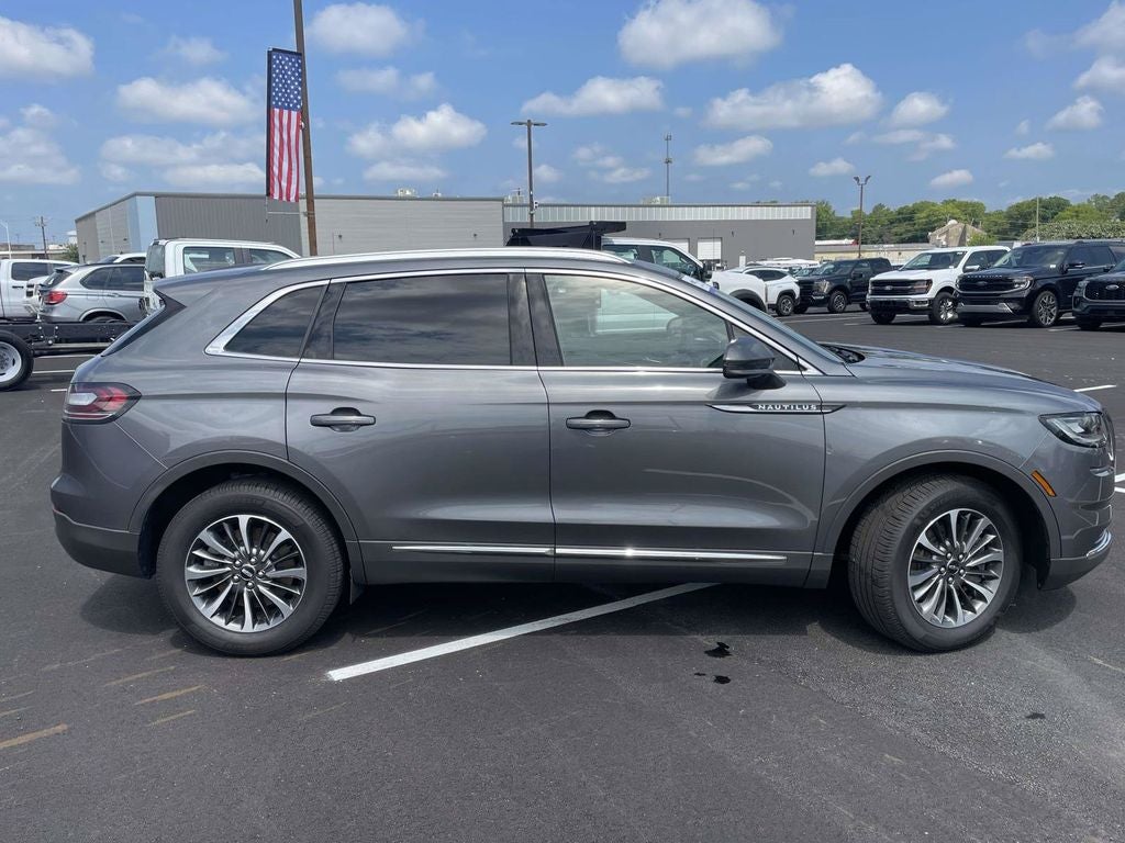 2023 Lincoln Nautilus — side profile view