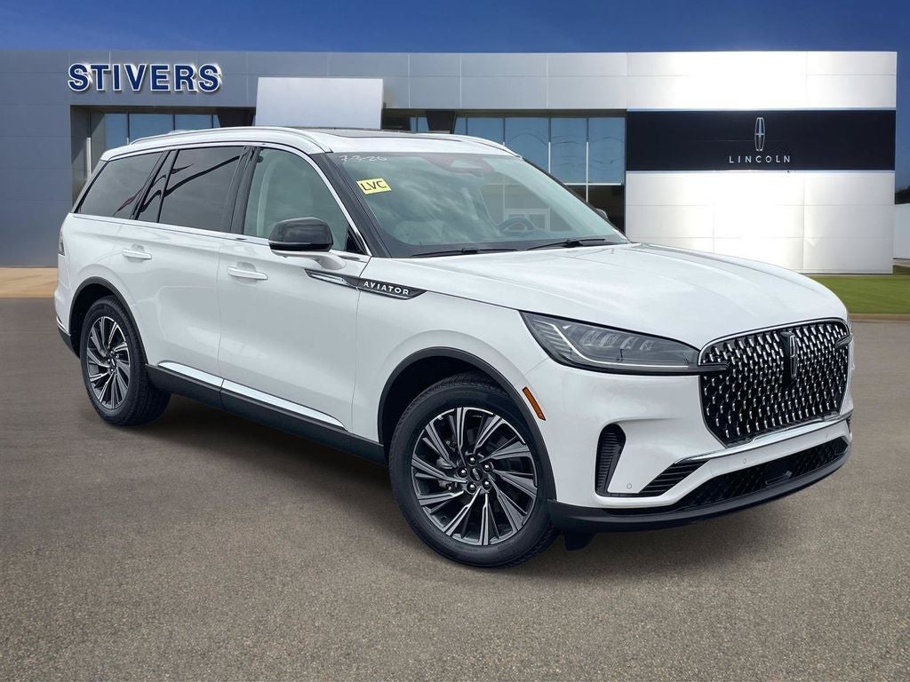2026 Lincoln Aviator Premiere in Pristine White Metallic Tri-Coat — front three-quarter view
