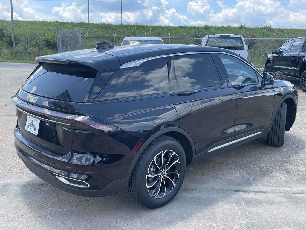 2026 Lincoln Nautilus — rear three-quarter view