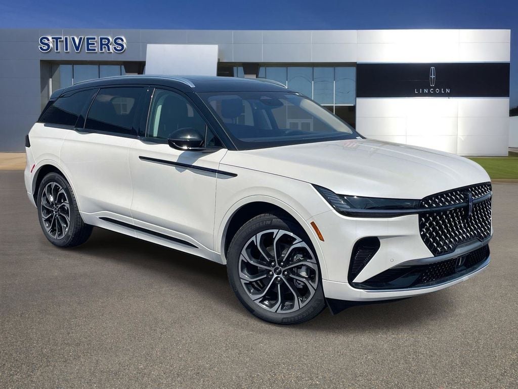 2026 Lincoln Nautilus Reserve in White Platinum Clearcoat Metallic — front three-quarter view